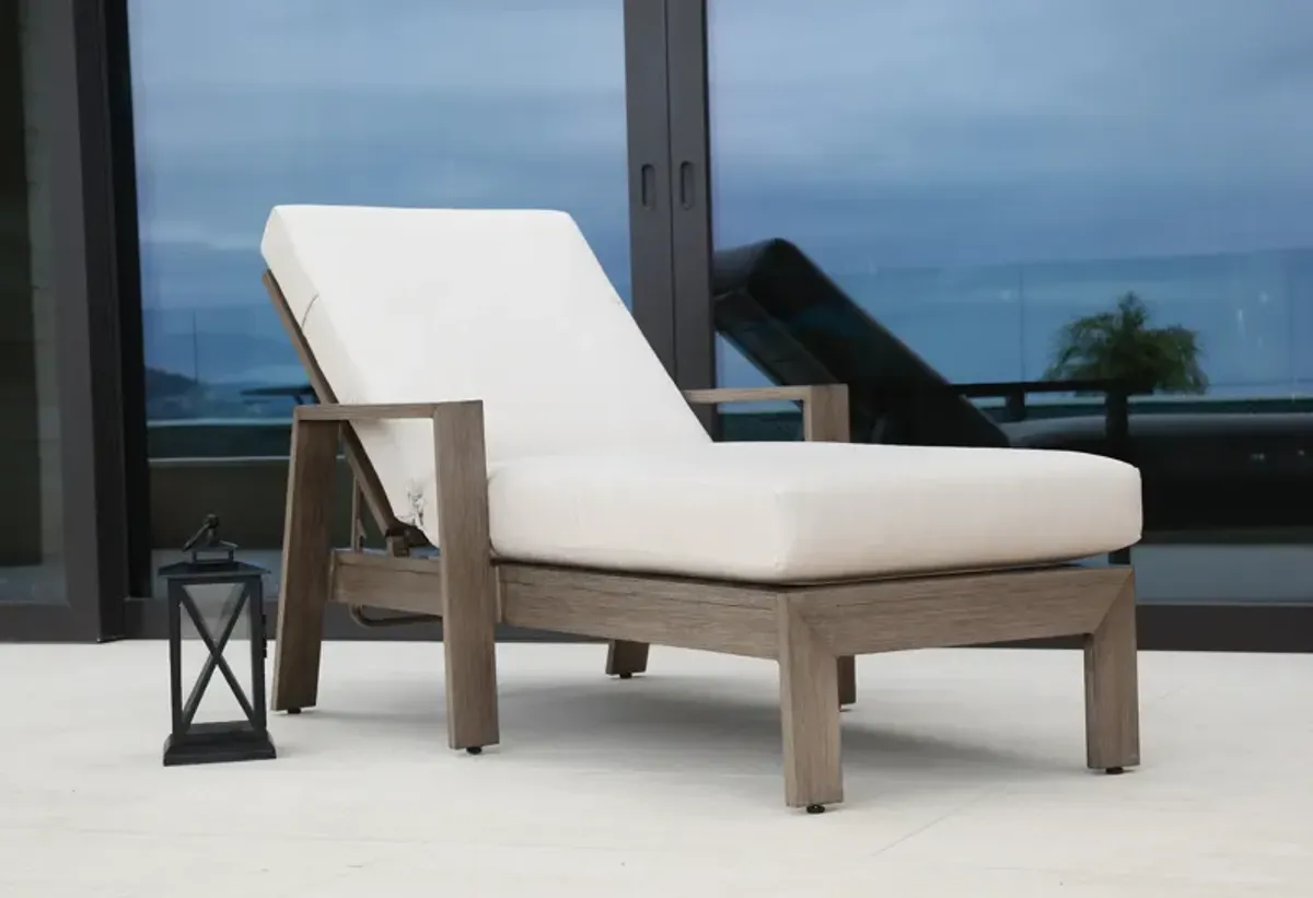 Laguna Chaise Lounge in Canvas Flax, No Welt