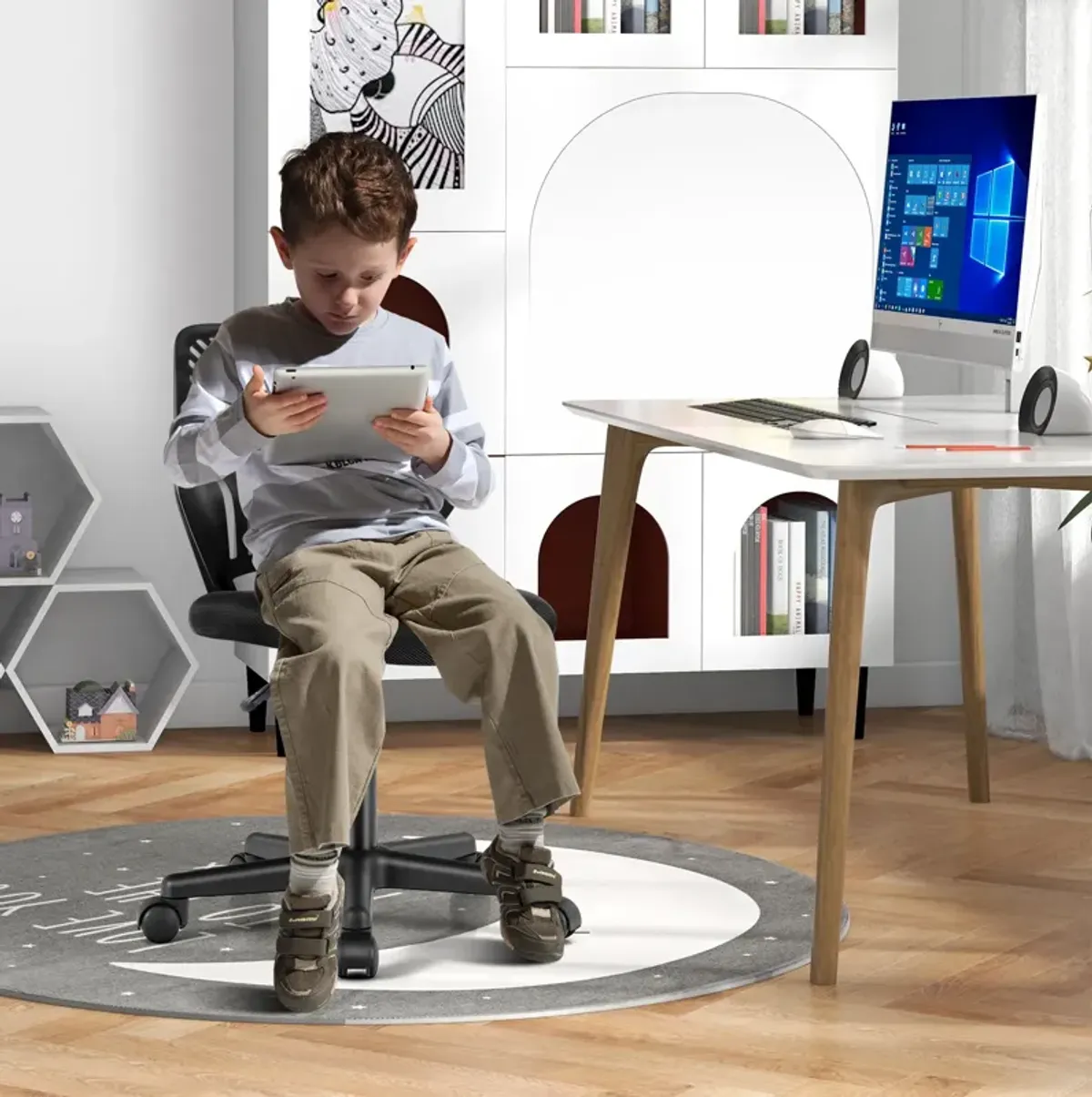 Height-adjustable Ergonomic Kids Desk Chair with Universal Casters