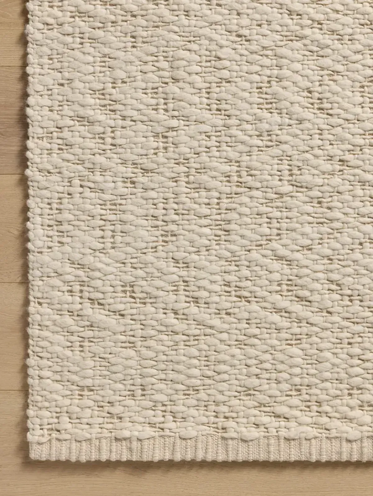 Betty Ivory/Beige 2'6"x7'6" Runner Rug