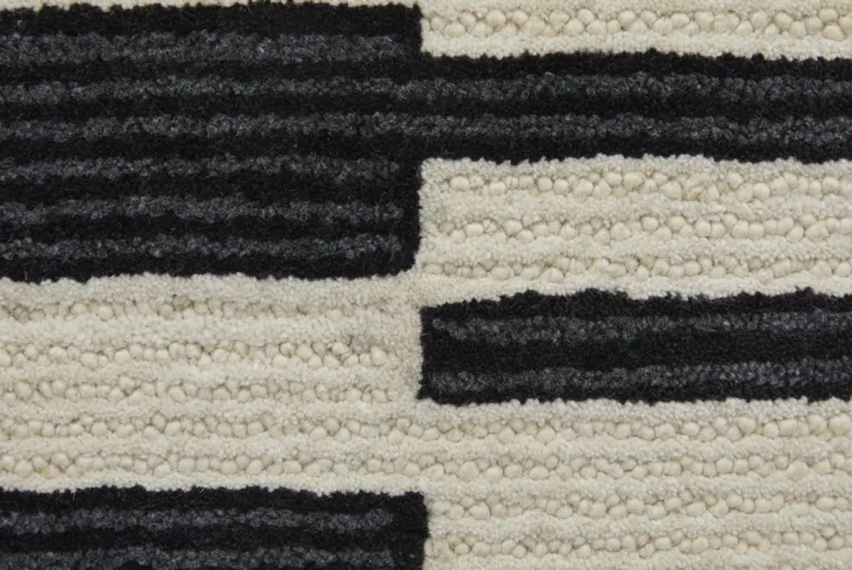 Maguire 8901F Ivory/Black 5' x 8' Rug