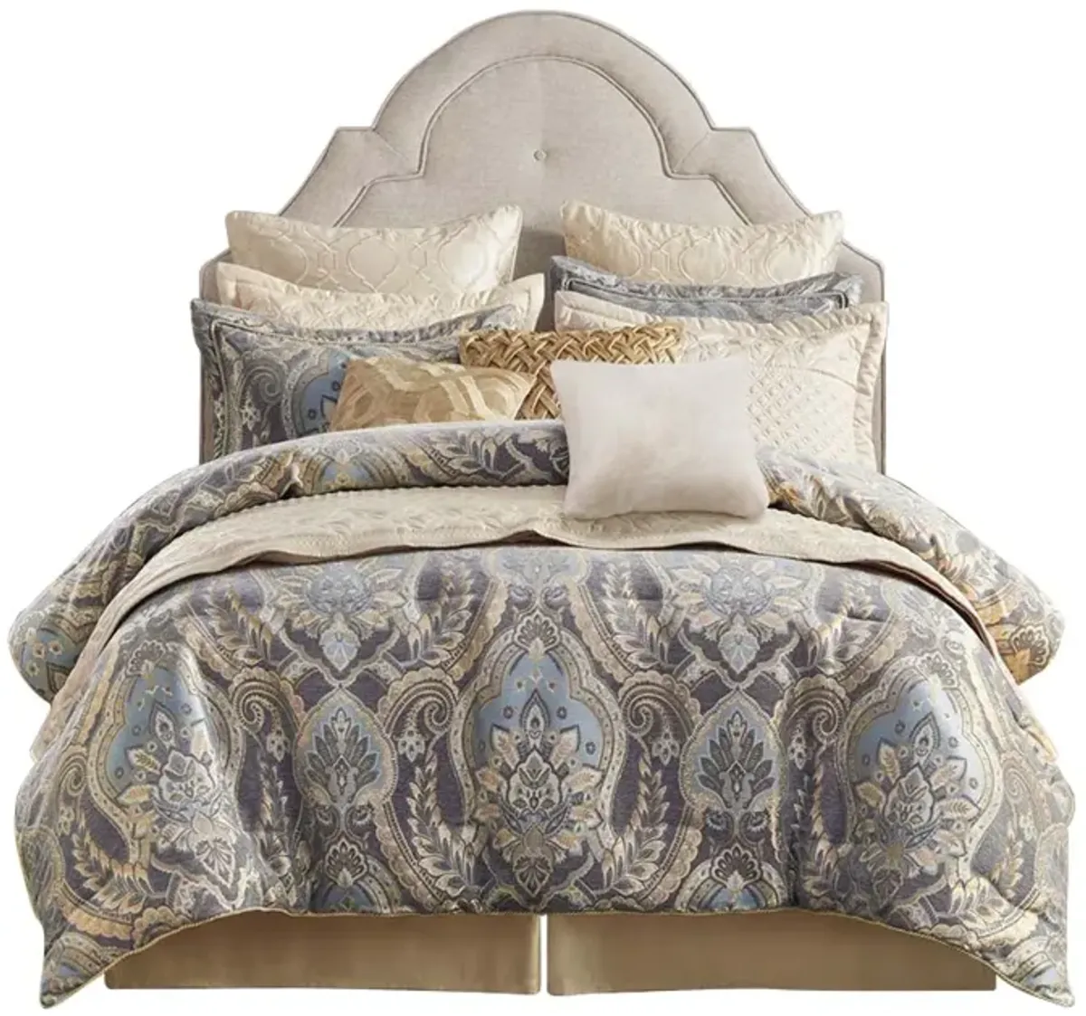 Gracie Mills Poole 4-Piece Vintage Chenille Jaquard Comforter Set