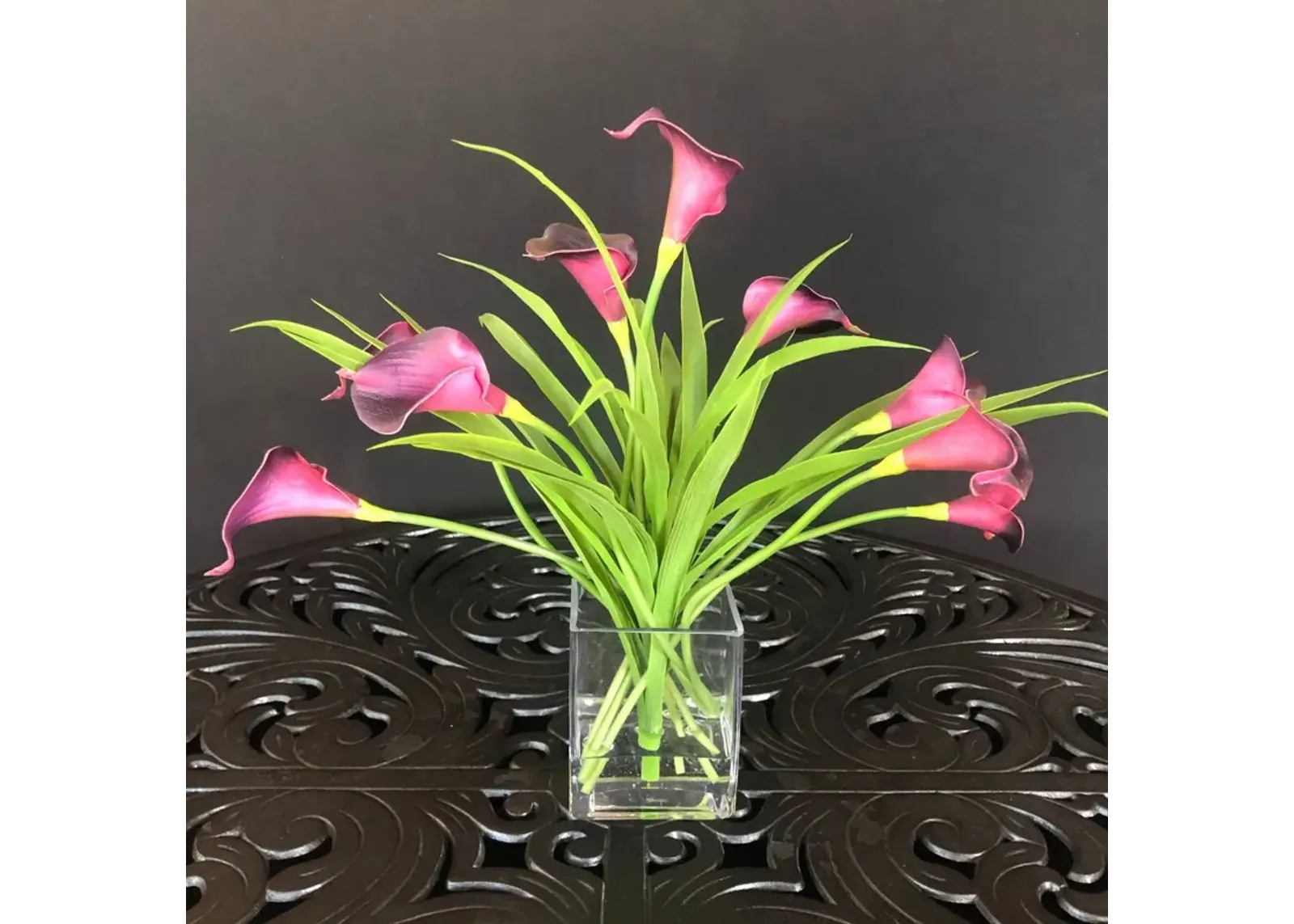 Lilies Flower Arrangement in Vase