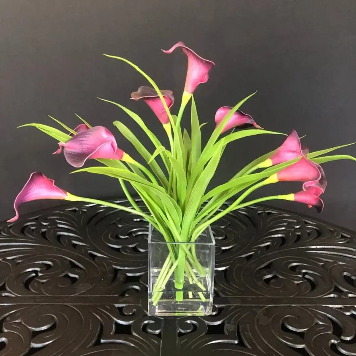 Lilies Flower Arrangement in Vase