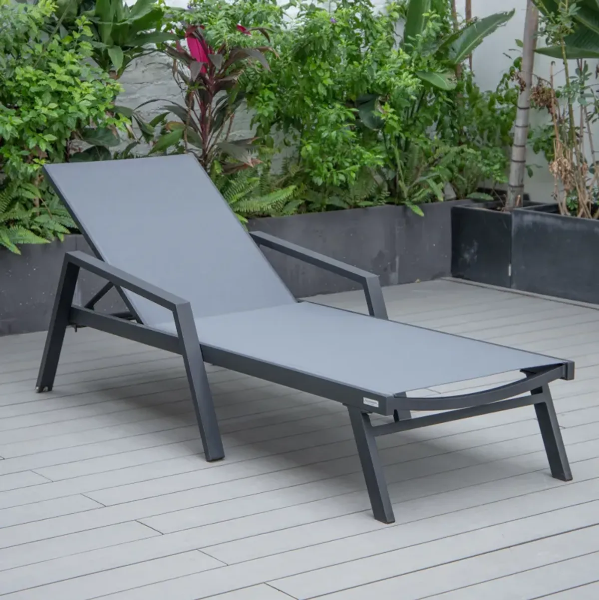 LeisureMod Marlin Black Aluminum Patio Chaise Lounge Chair with Arms Set of 2 & White Fire Pit Table