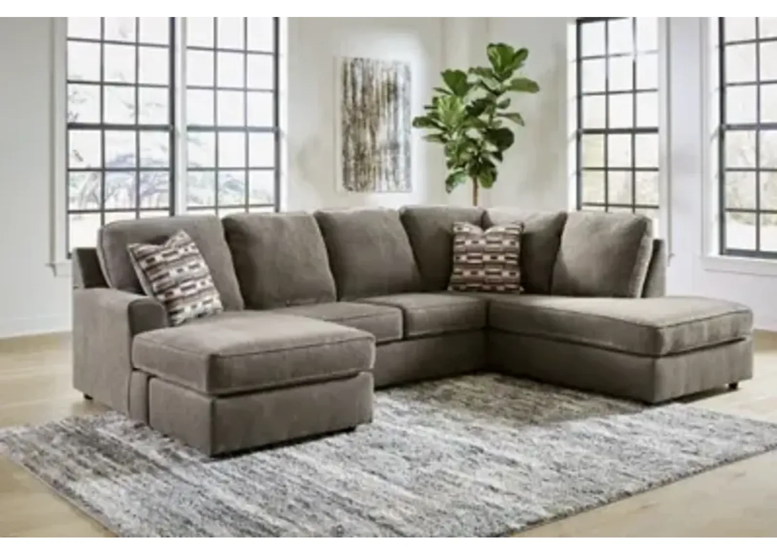 OPhannon 2-Piece Sectional with Chaise