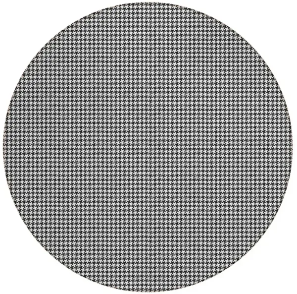 Hinton HN1 Black 4' Rug