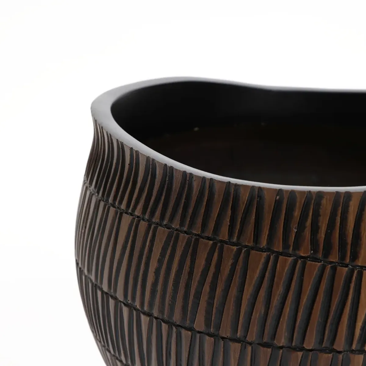 LuxenHome Brown with Black V-Pattern Polyresin 12-Inch Round Planter