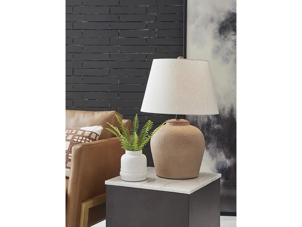 Scantor Metal Table Lamp