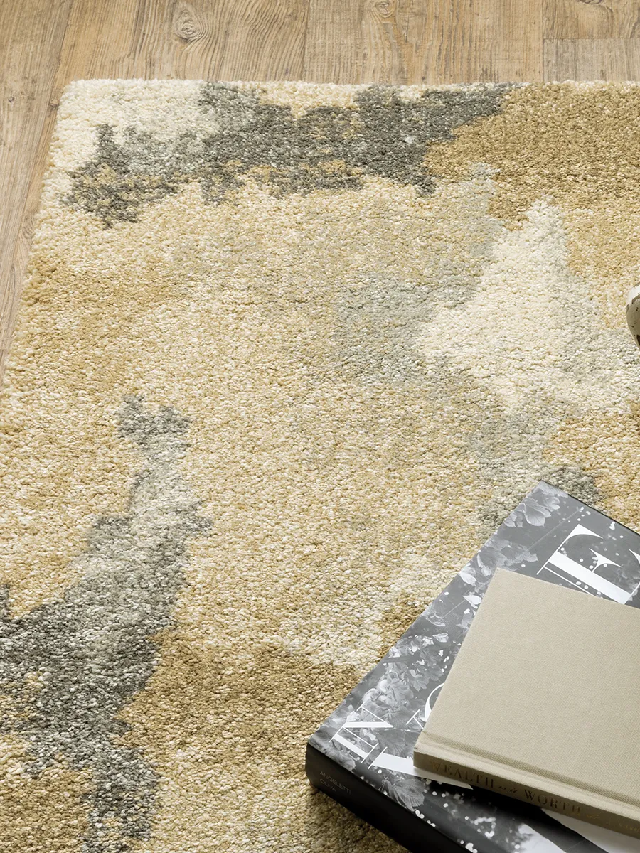 Astor 2'3" x 7'6" Beige Rug