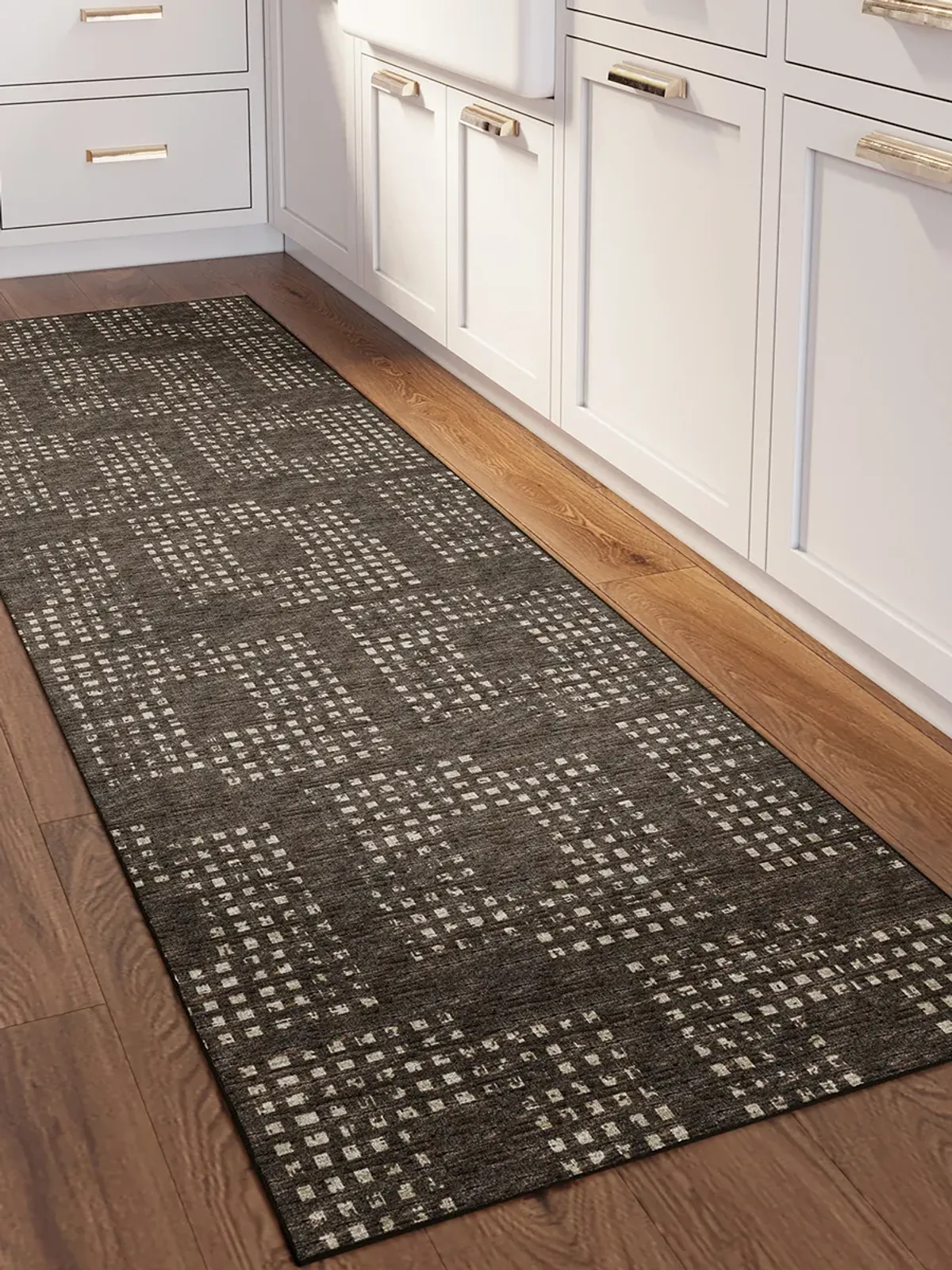 Delano DA1 Chocolate 2'6" x 10' Rug