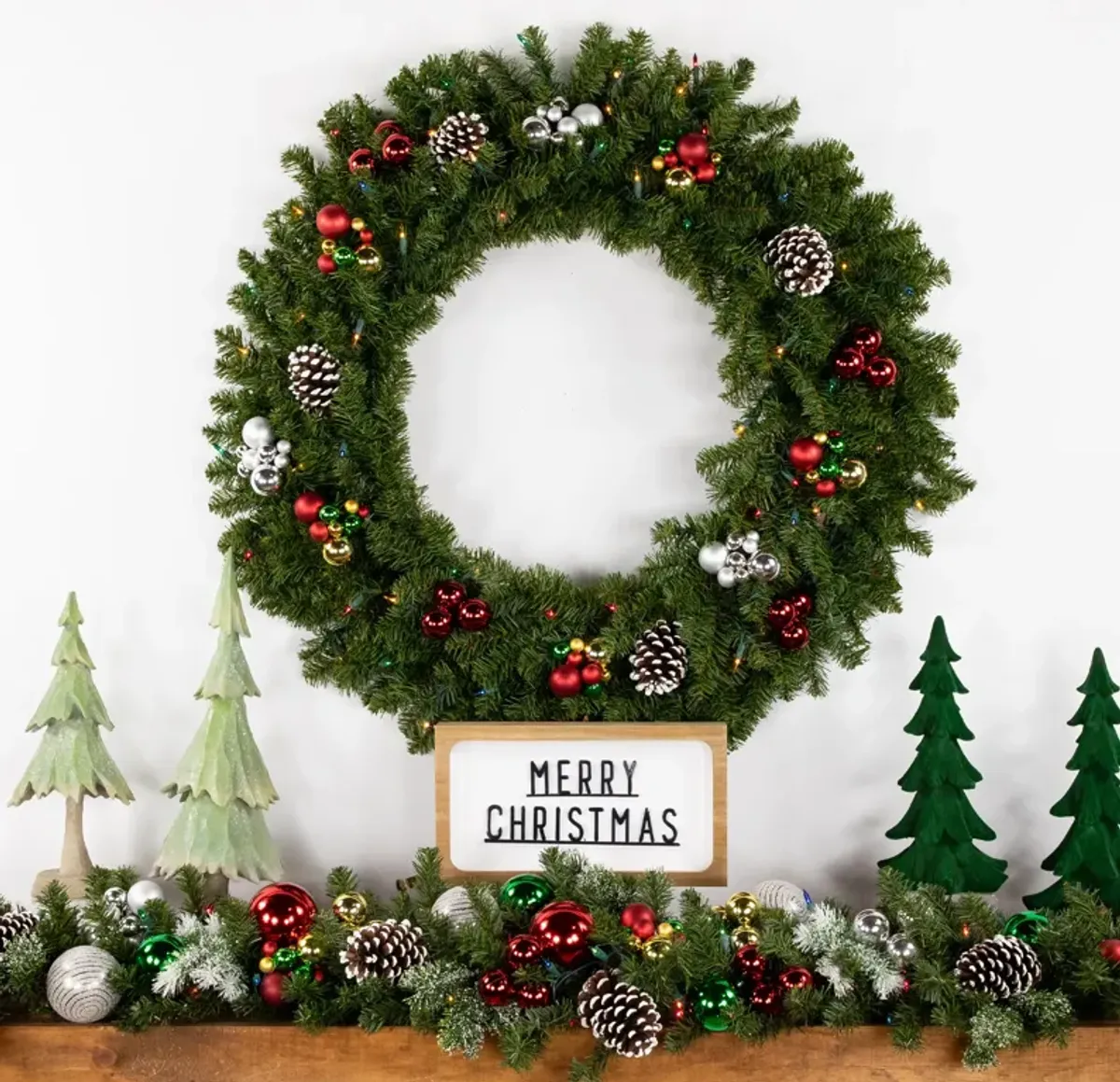 Pre-Lit Canadian Pine Artificial Christmas Wreath  36 inch  Multi Lights