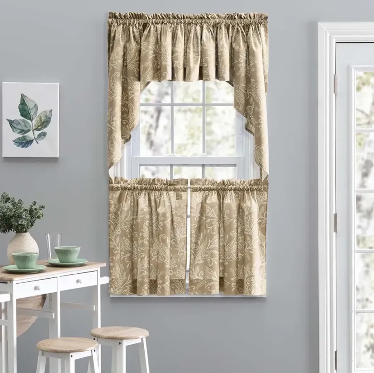 Ellis Curtain Lexington Leaf Pattern on Colored Ground Tailored Valance