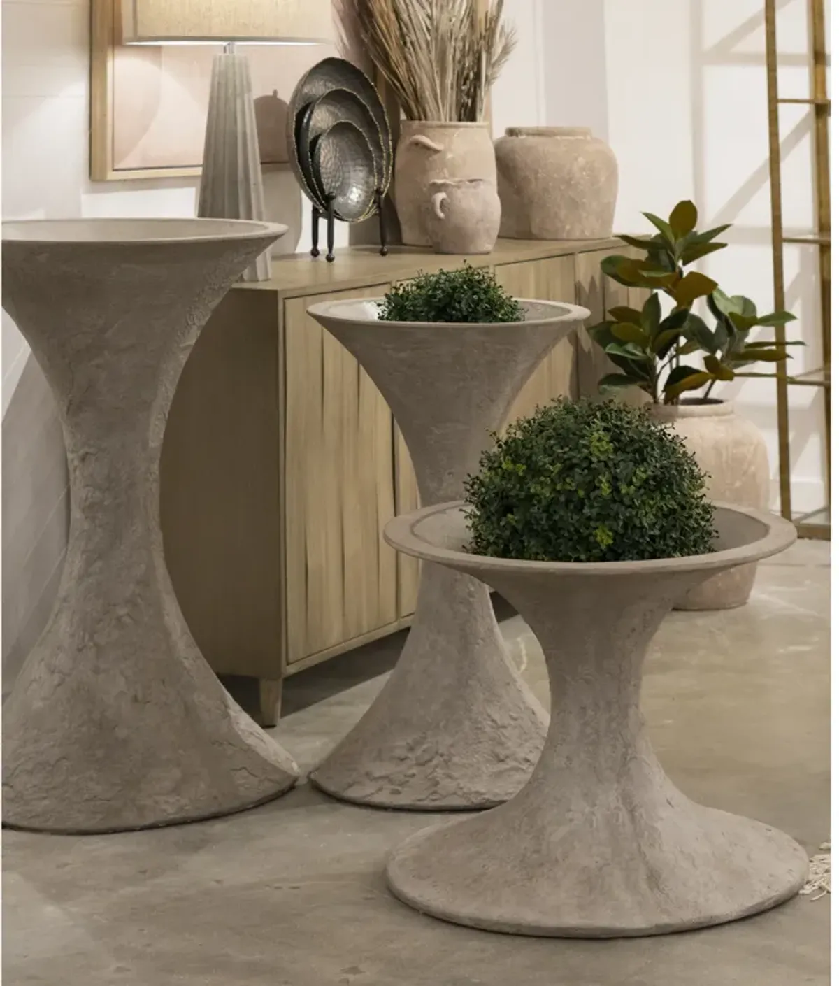 Hourglass Planter Medium