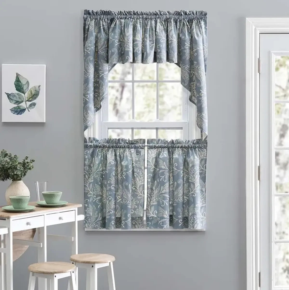 Ellis Curtain Lexington Leaf Pattern on Colored Ground Curtain Tiers