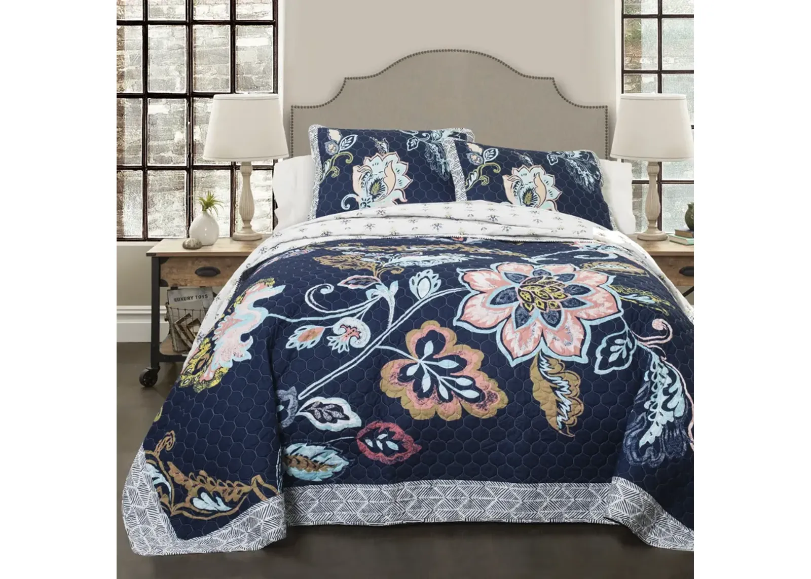 Aster Quilt Navy 3Pc Set Full/Queen