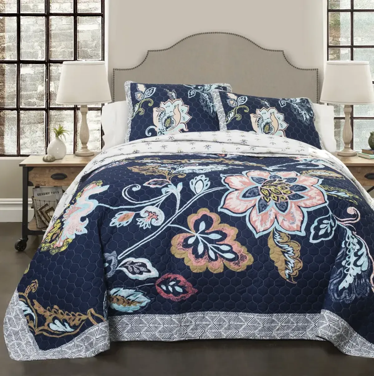 Aster Quilt Navy 3Pc Set Full/Queen