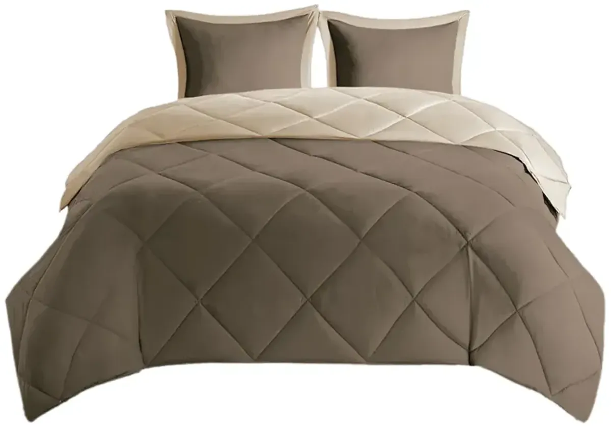 Gracie Mills Vicente Reversible Diamond Quilt Down Alternative Comforter Set with 3M Scotchgard Protection