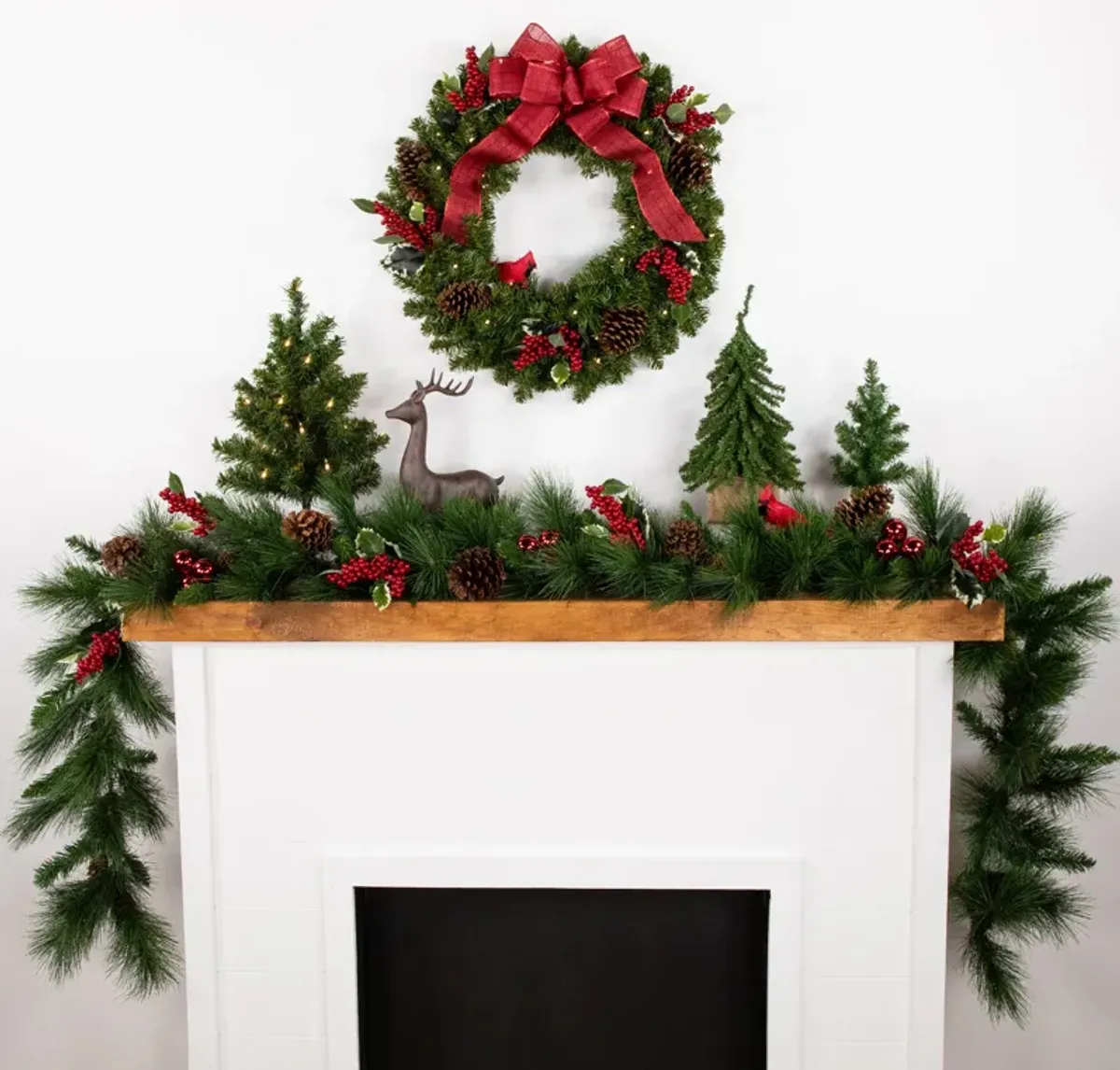 Pre-Lit Canadian Pine Artificial Christmas Wreath  24-Inch  Clear Lights