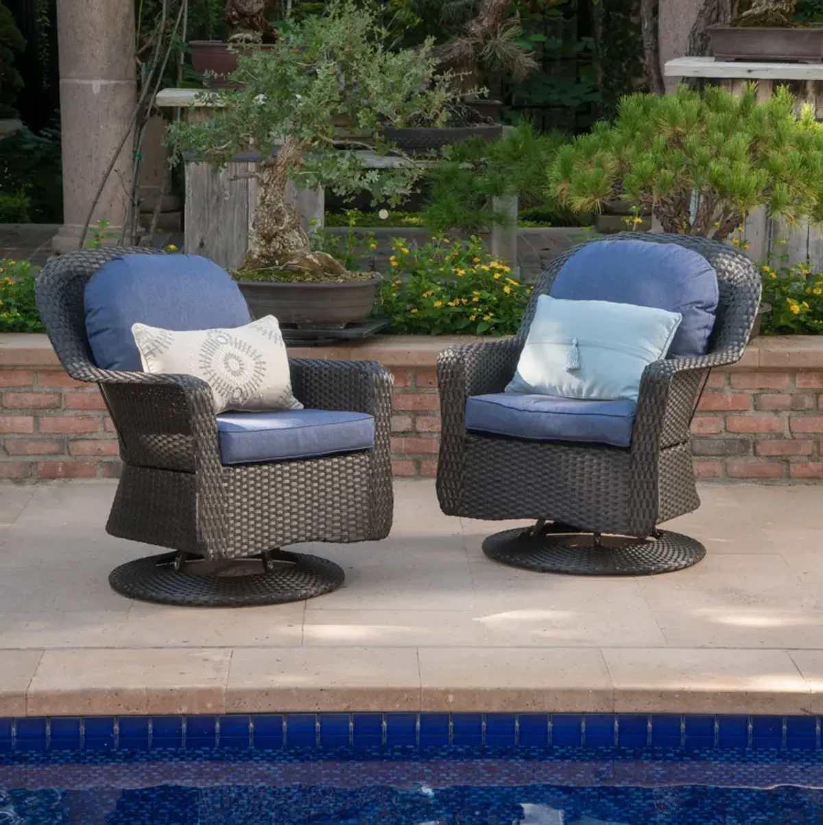 Merax 2 Pieces Outdoor Patio Swivel Rocking Chairs