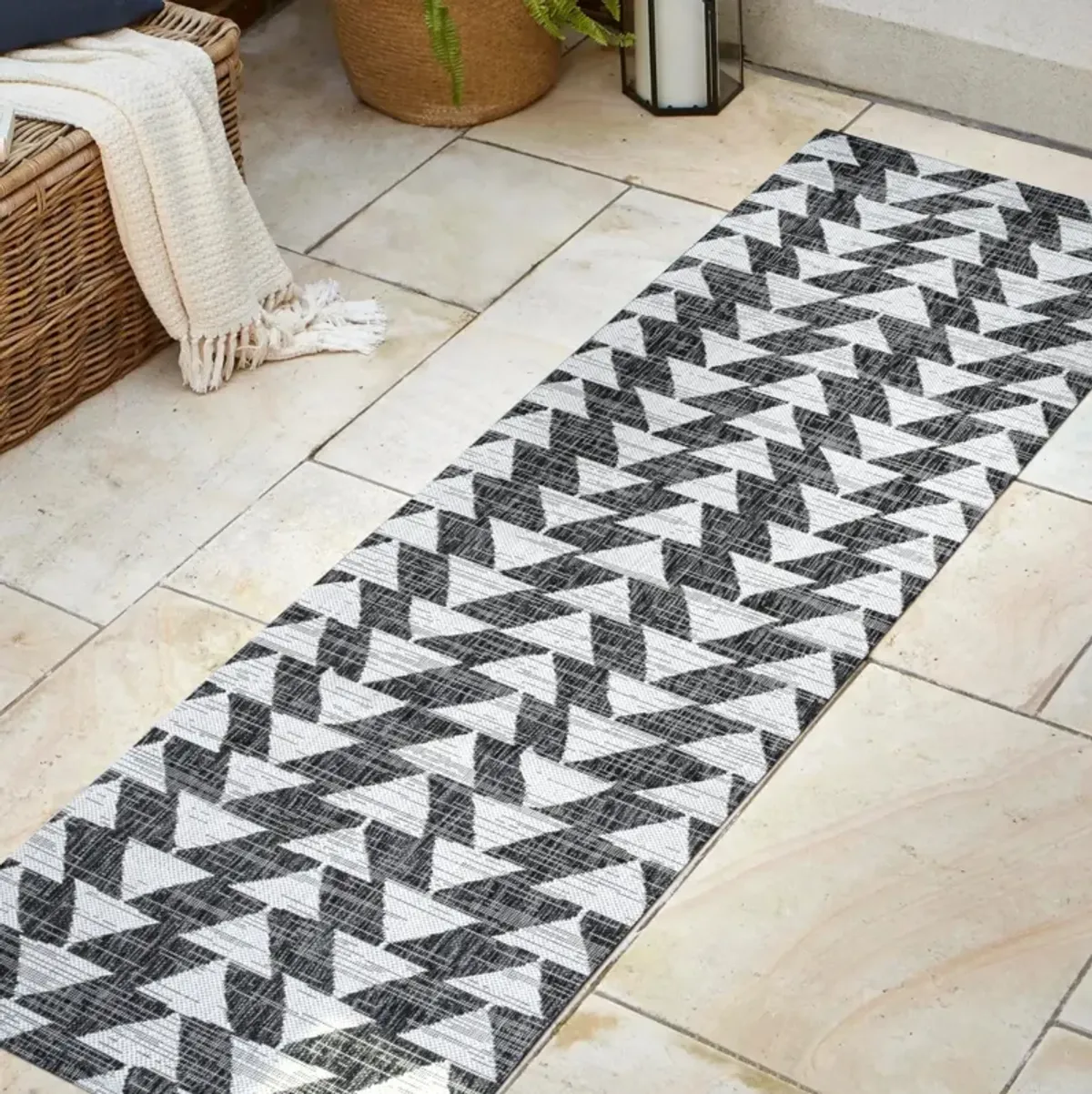 andratx Modern Tribal Geometric Indoor/Outdoor Area Rug