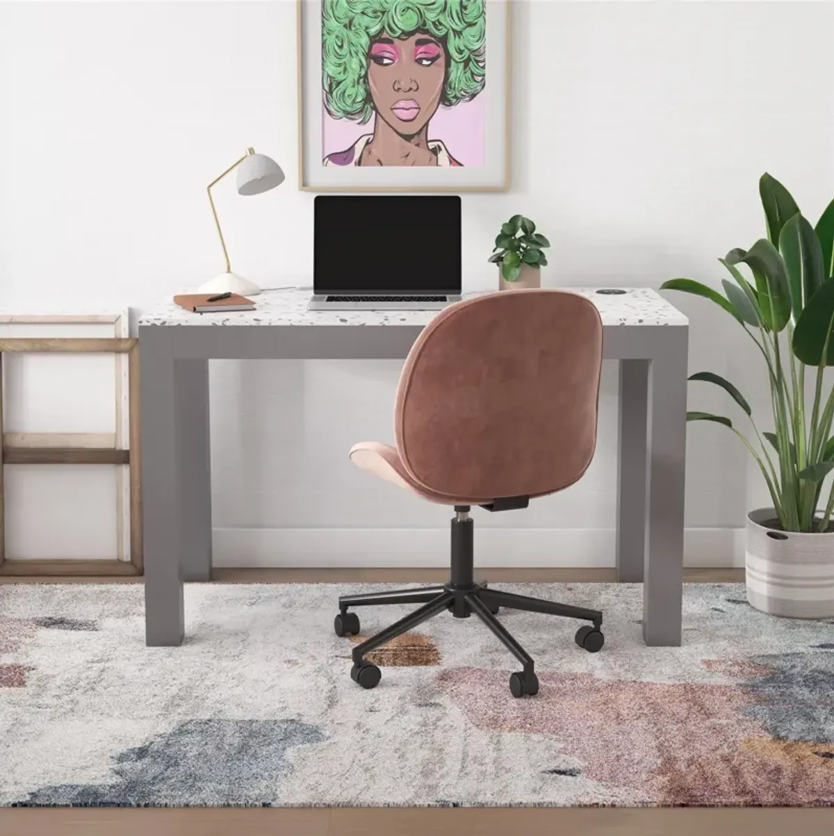 Astor Desk w/ Wireless Charger