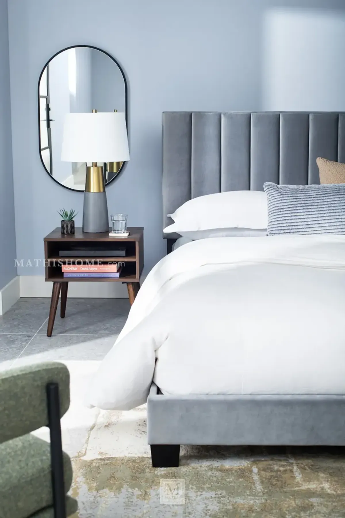 Coyote Gray Queen Bed w/2 Nightstands