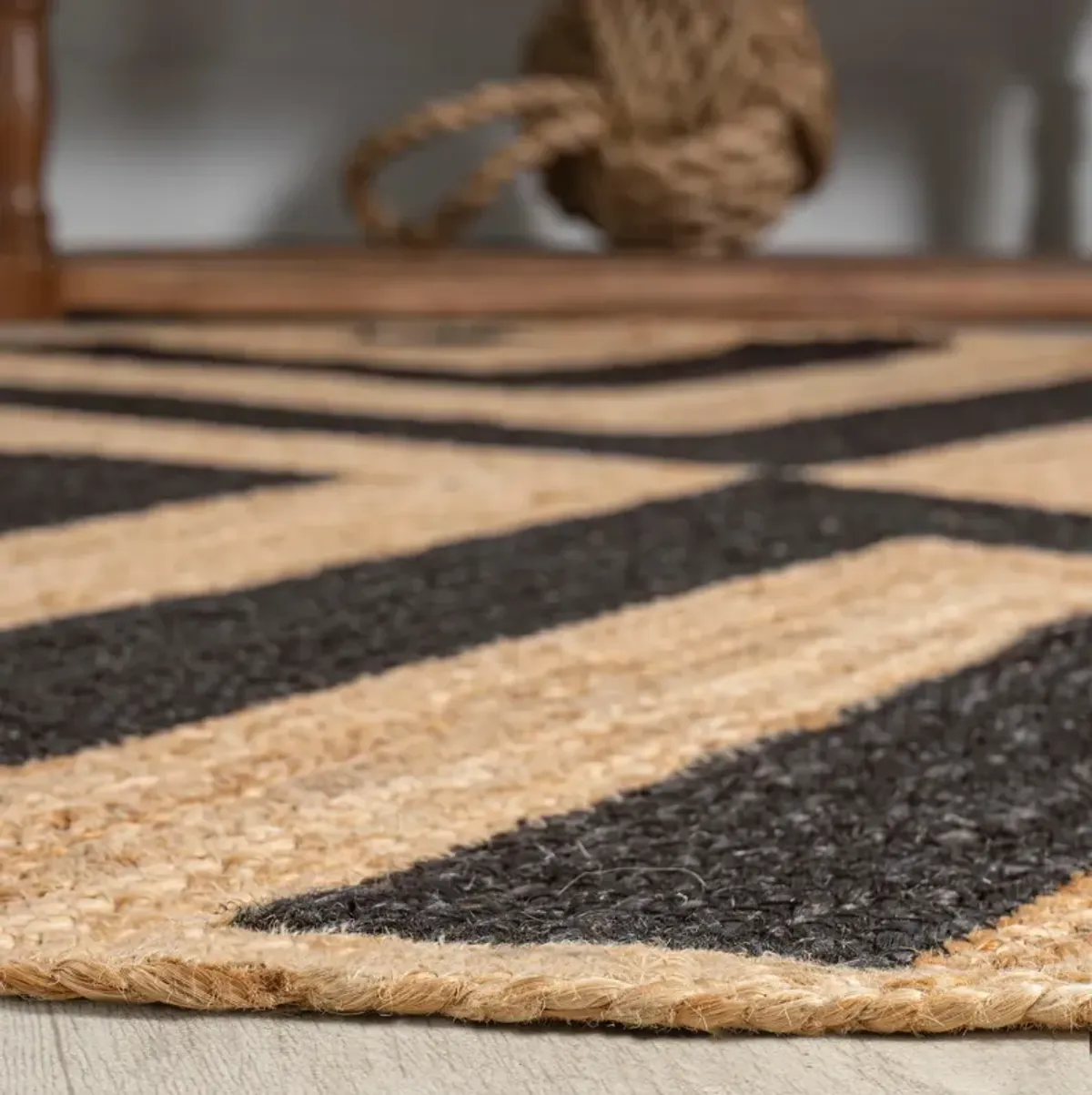 Piper Two Tone Chevron Round Jute Area Rug