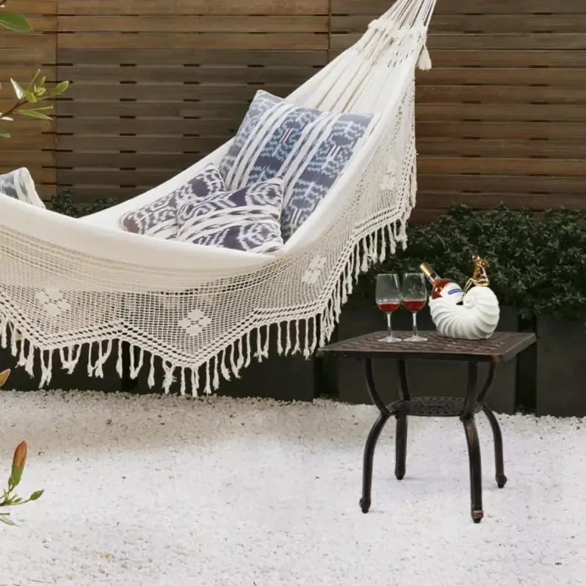 Outdoor Side Table, Anti-Rust Square Patio End Table for Garden & Balcony