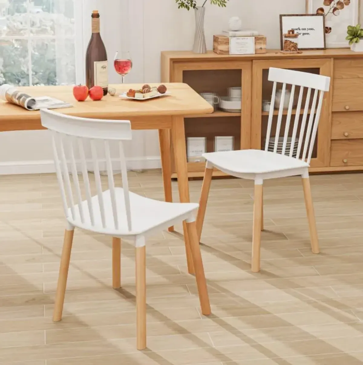 Hivvago Set of 4 Windsor Dining Chairs with Spindle Backs and Curved Seats