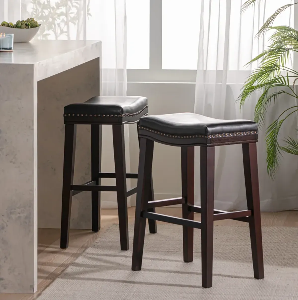 Premium Leather and Rubberwood Bar Stool for Stylish and Durable Dining