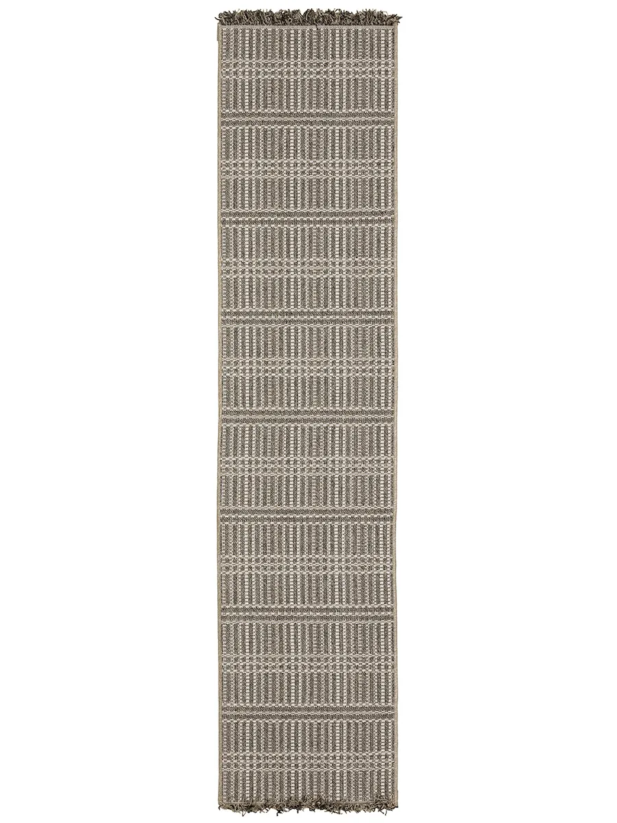 Gillian 1'10" x 7'6" Beige Rug