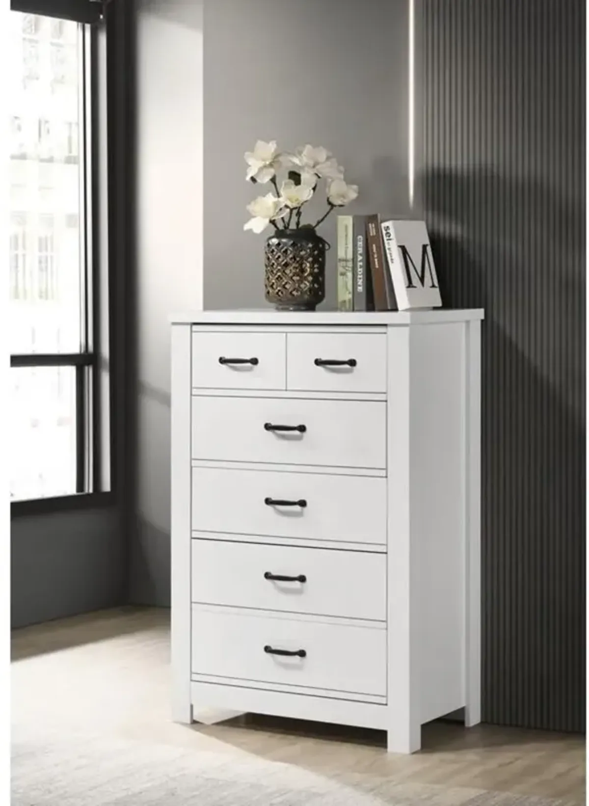 Lilola Home Cassini White 5-Drawer Chest