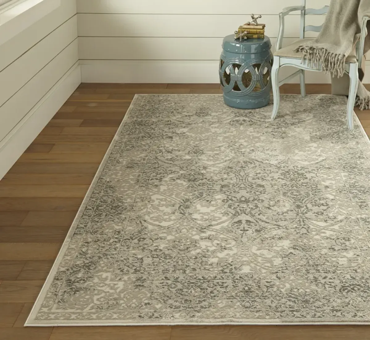 Prasad 3682F Ivory/Gray/Black 1'8" x 2'10" Rug