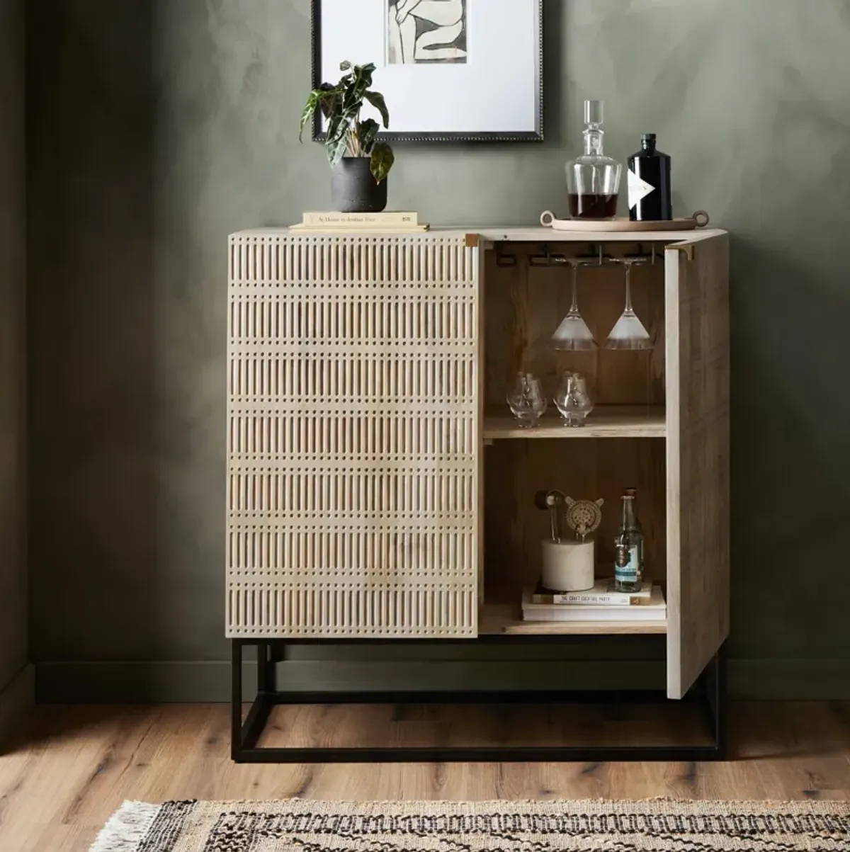 Kelby Bar Cabinet