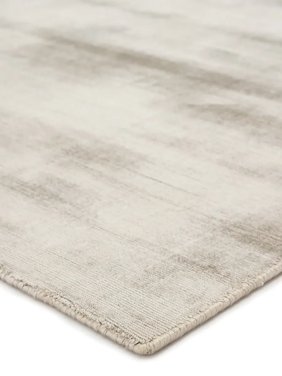 Yasmin Yasmin White 5' x 8' Rug