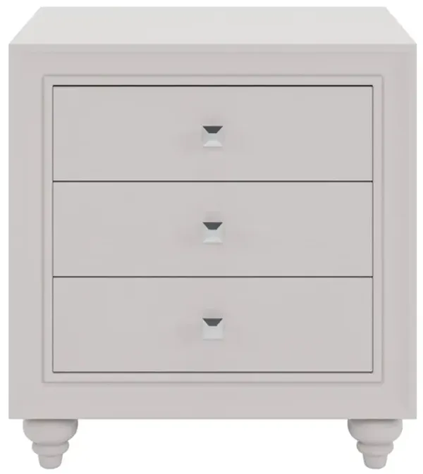 Modern Style Nightstand with 3 Drawers