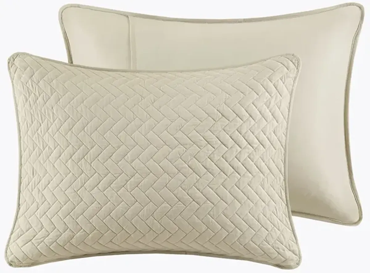 Gracie Mills Ria Solid Oversized Herringbone Quilt Set