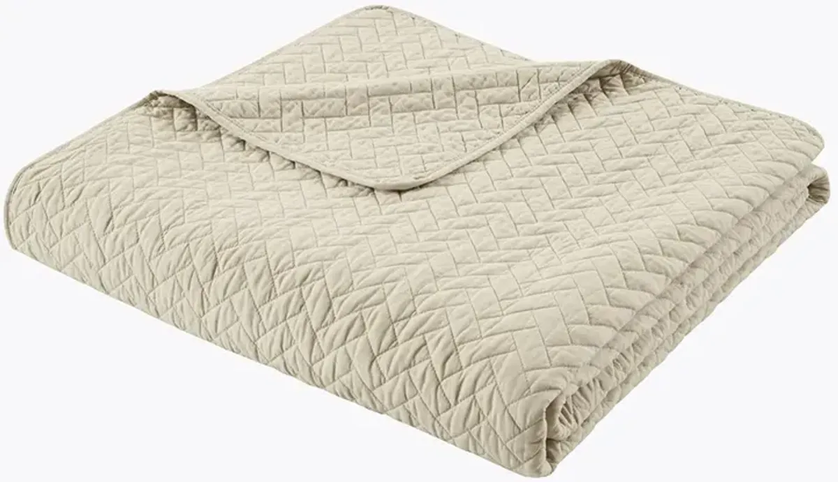 Gracie Mills Ria Solid Oversized Herringbone Quilt Set