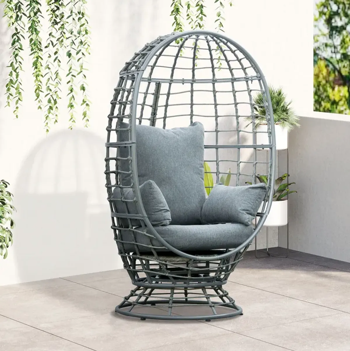 Versatile Garden Chair: Rotating Wicker Egg Seat for Indoor/Outdoor Use