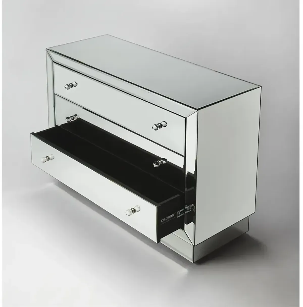 Mirrored Chest, Belen Kox