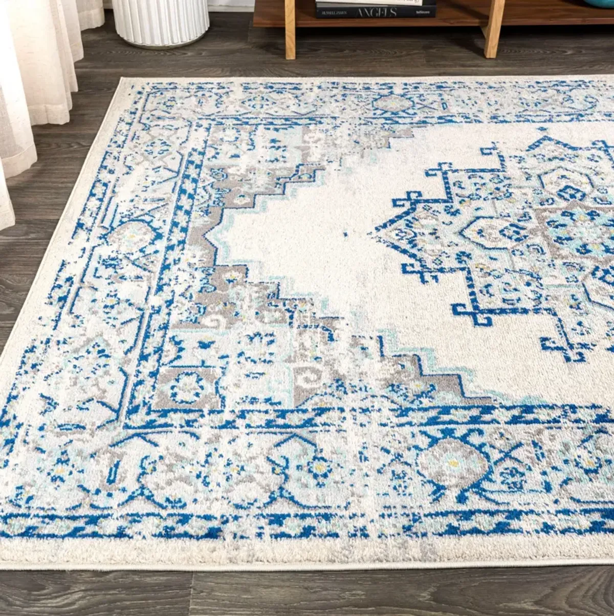 Inigo Cottage Medallion Area Rug