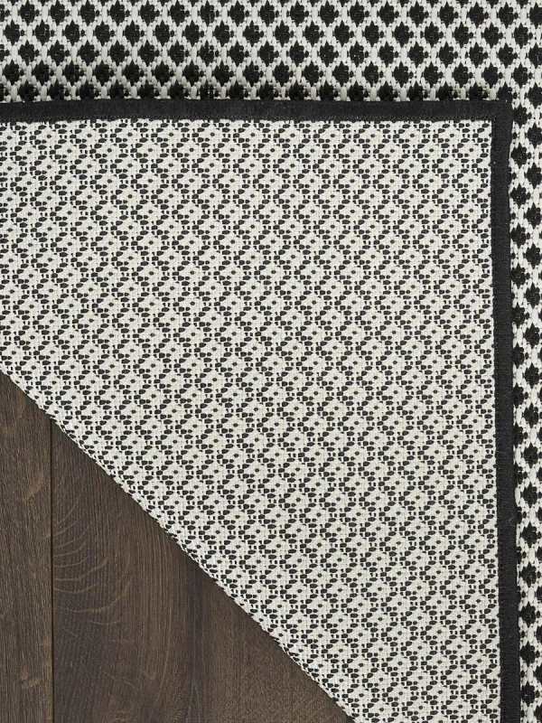 Courtyard COU01 Black/White 2'2" x 8' Rug