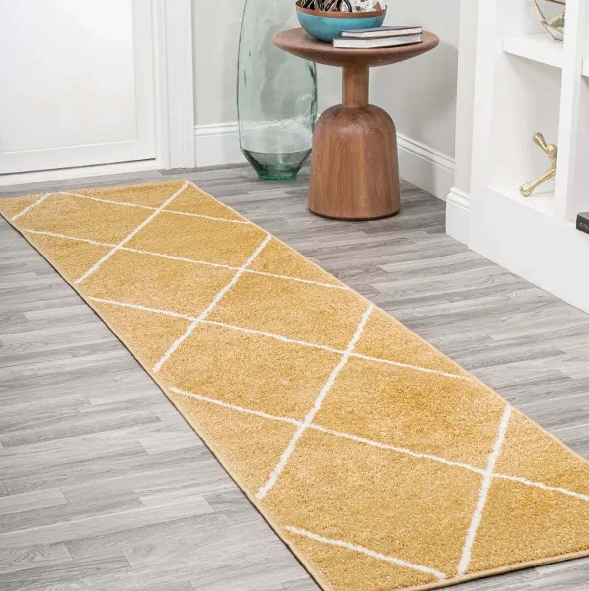 Cole Minimalist Diamond Trellis Area Rug