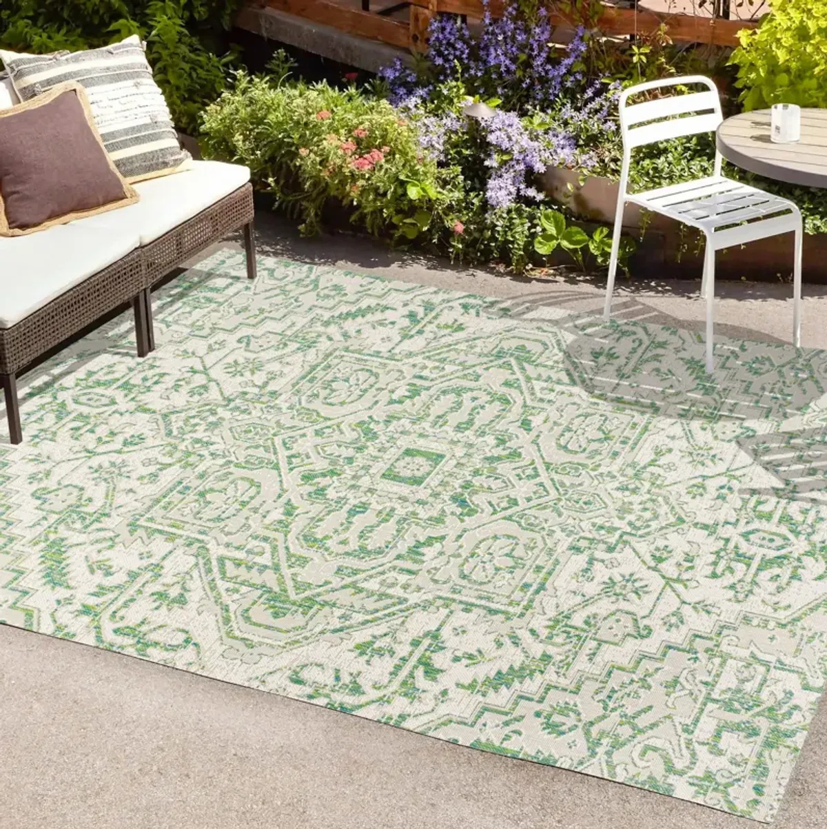 Estrella Bohemian Medallion Textured Weave Indoor/Outdoor Area Rug