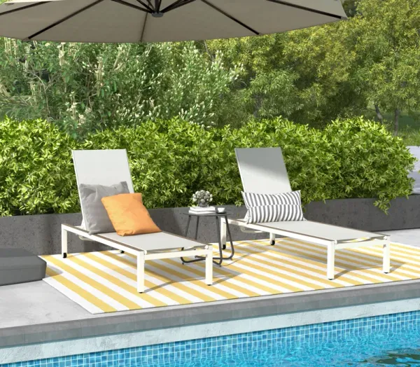 Mondawe Outdoor Lounge Chair w/ Easy Move Wheels & Adjustable Breathable Mesh Backrest Deck Chair
