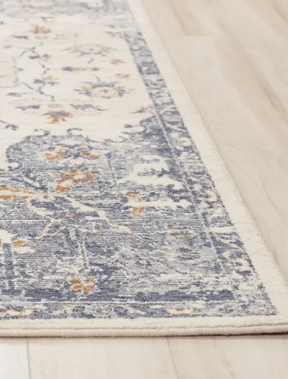 Ventura VRA751 2'6" x 8' Rug