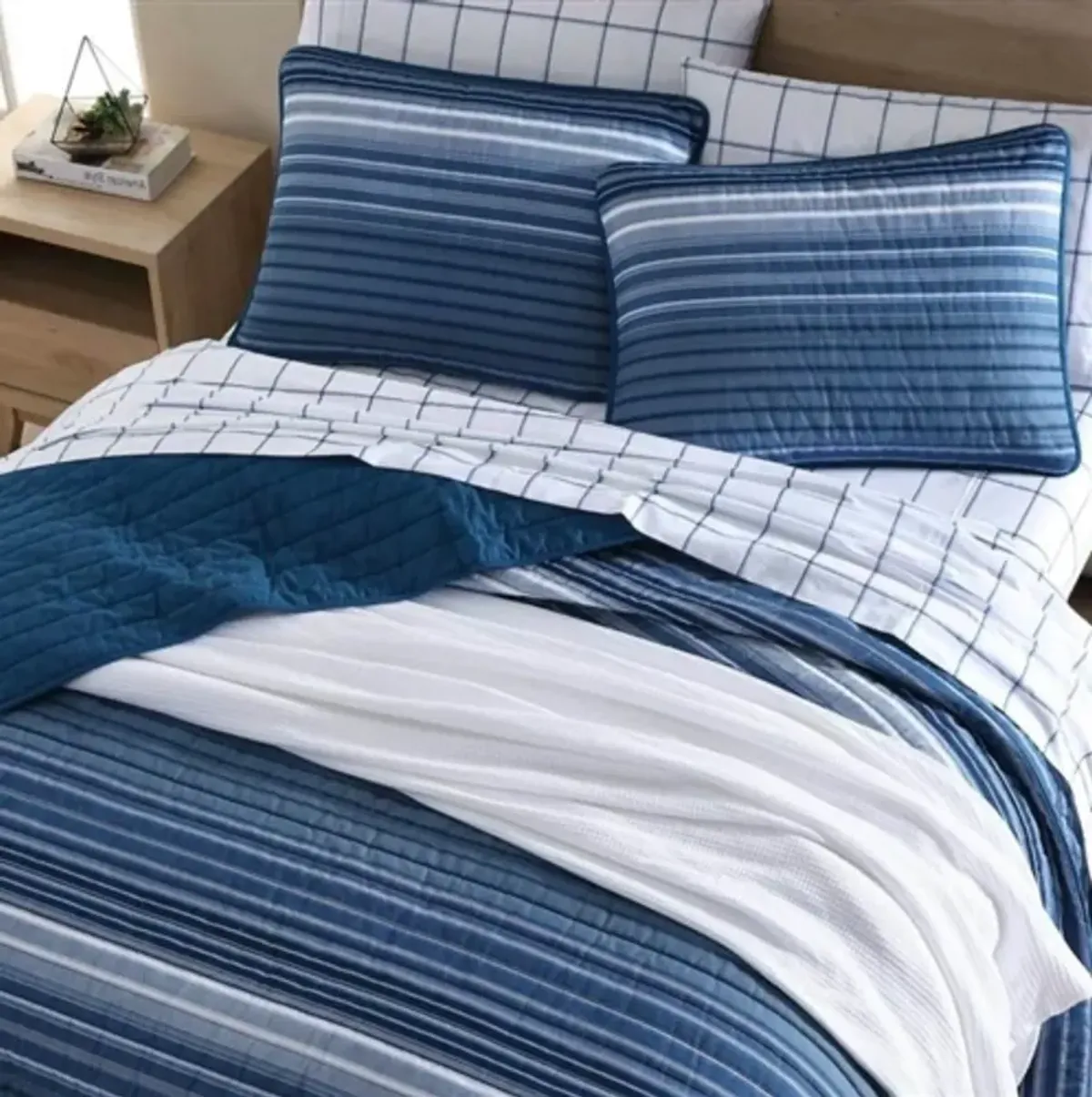 Hivvago King Size Coastal Blue Stripe Reversible Cotton Quilt Set