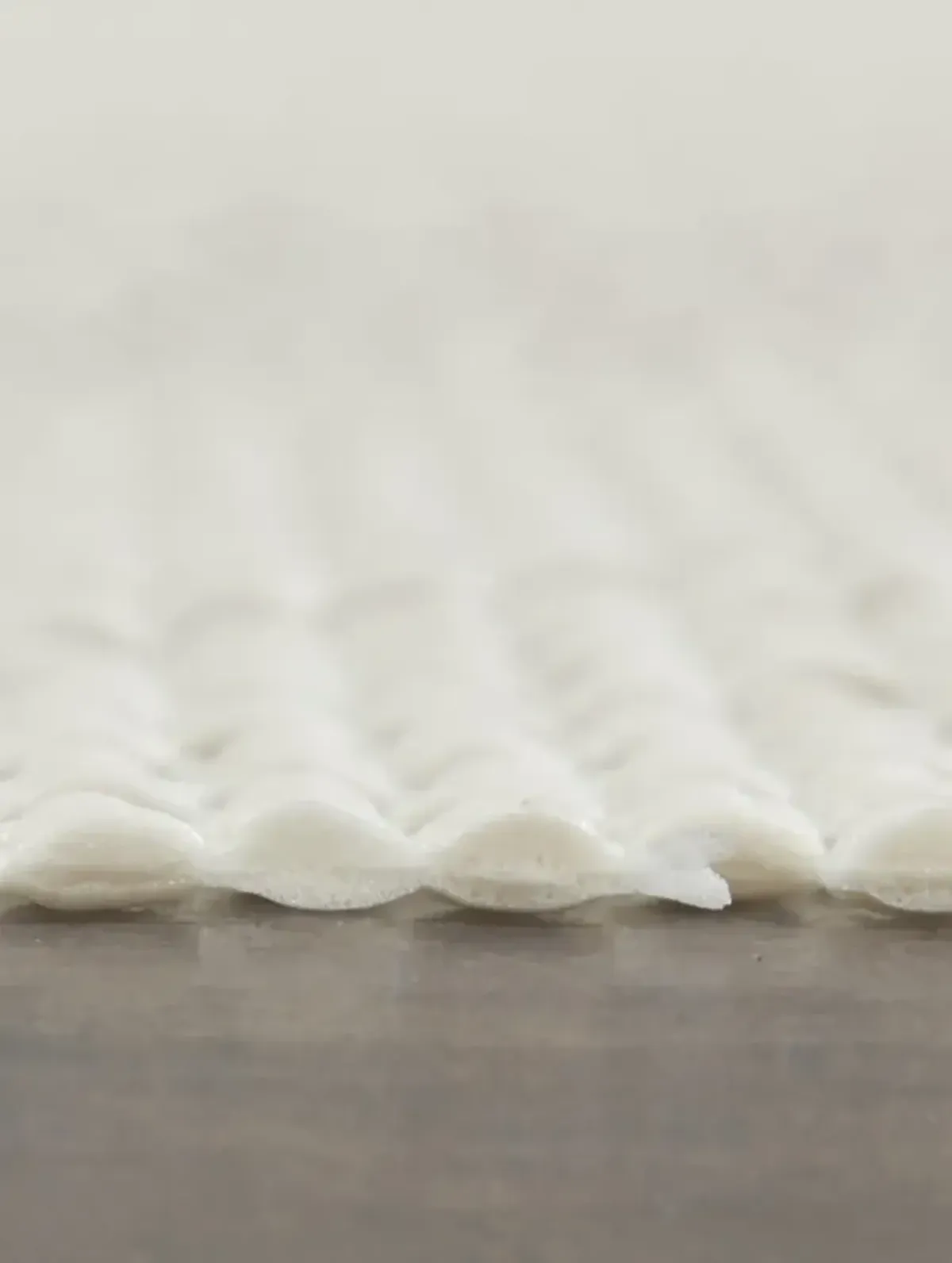 Grid-Loc GRD21 Ivory 2'6" X 4'2" Rug