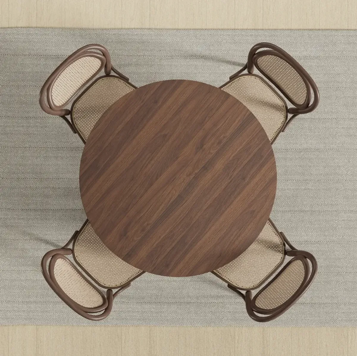 46 Cinna Modern Walnut Oak Wood Round Dining Table （Seats 4）