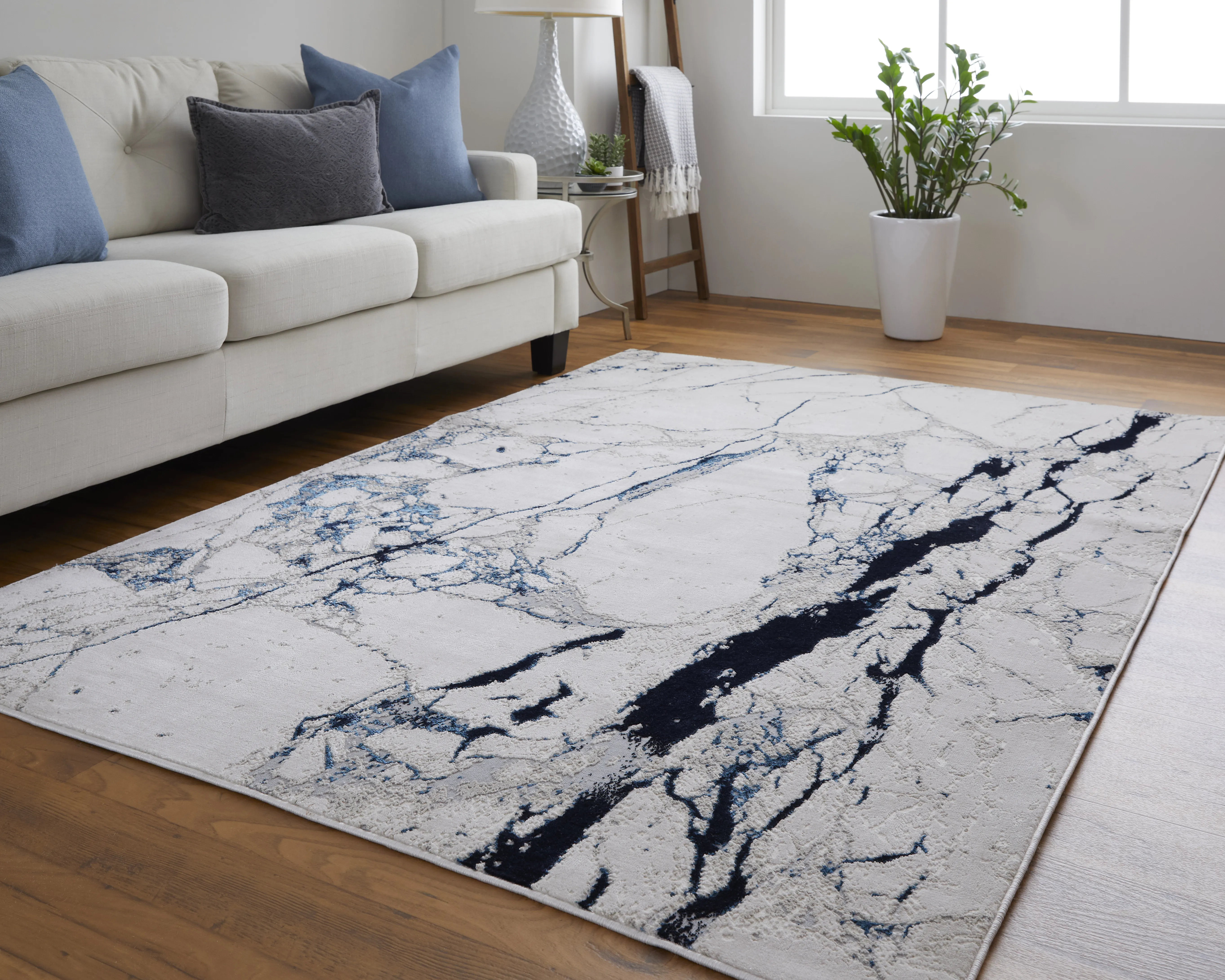 Indio 39GWF Ivory/Blue/Black 5' x 8' Rug